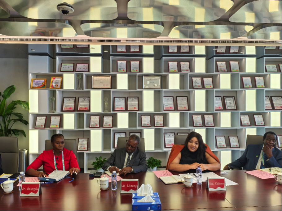 津巴布韦副外长到访太阳成集团tyc539官网集团总部