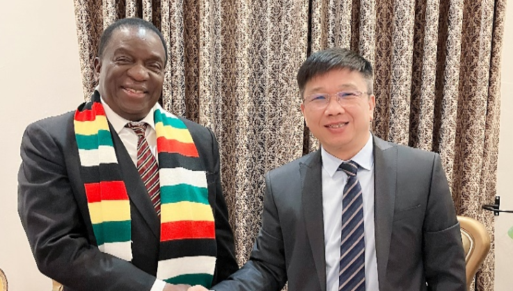 津巴布韦总统亲切会见太阳成集团tyc539官网集团董事长王平卫